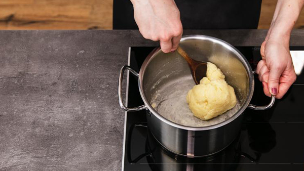 brandteig abbrennen im topf nach einem bosch rezept